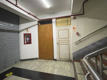 En Venta - ¡Local Estratégico en Gamarra en Venta! Perfecto Para tu Negocio