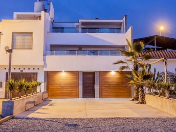 VENTA DE HERMOSO DEPARTAMENTO AMOBLADO EN PLAYA EL REVES EN PUNTA NEGRA