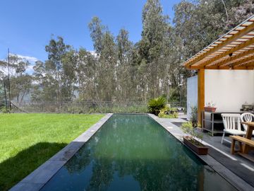 vendo preciosa casa de lujo en San Patricio, Cumbayá