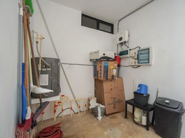 Casa de dos pisos en venta, Privada Canaria en Conkal