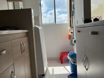HERMOSO APARTAMENTO EN RIONEGRO ANTIOQUIA, EXCELENTE ESTADO