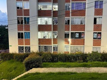 HERMOSO APARTAMENTO EN RIONEGRO ANTIOQUIA, EXCELENTE ESTADO