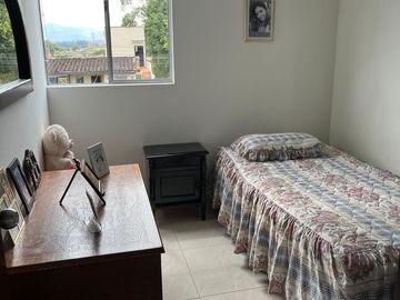 HERMOSO APARTAMENTO EN RIONEGRO ANTIOQUIA, EXCELENTE ESTADO