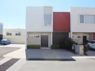 CASA EN VENTA EN LOMAS DEL MARQUÉS