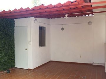 CASA EN VENTA EN LOMAS DEL MARQUÉS