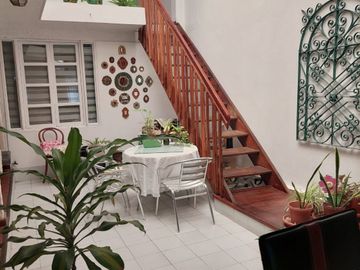 En venta bonita casa de 4 dormitorios en Kennedy Nueva