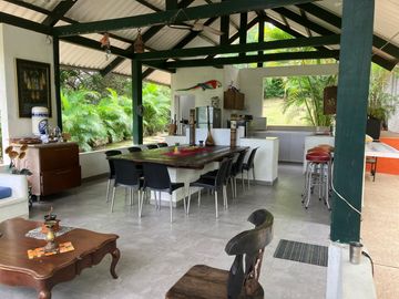 VENTA DE CASA QUINTA EN CARMEN DE APICALA CON PISCINA PRIVADA