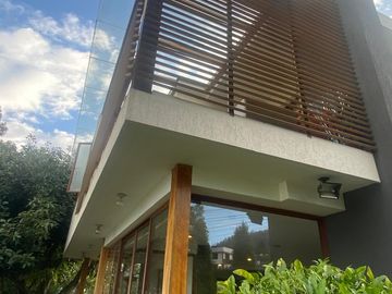 HERMOSA CASA EN CUMBAYA EXCELENTE UBICACION