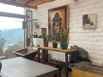 HERMOSA CASA EN CUMBAYA EXCELENTE UBICACION