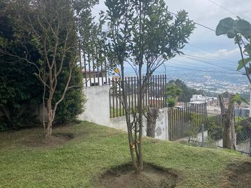 HERMOSA CASA EN CUMBAYA EXCELENTE UBICACION