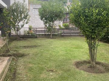 HERMOSA CASA EN CUMBAYA EXCELENTE UBICACION