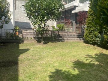 HERMOSA CASA EN CUMBAYA EXCELENTE UBICACION