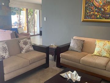 HERMOSA CASA EN CUMBAYA EXCELENTE UBICACION