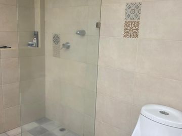 HERMOSA CASA EN CUMBAYA EXCELENTE UBICACION