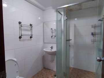 DISEWAKAN WATERPLACE RESIDENCE TOWER F 3BR FURNISHED LANTAI SEDANG