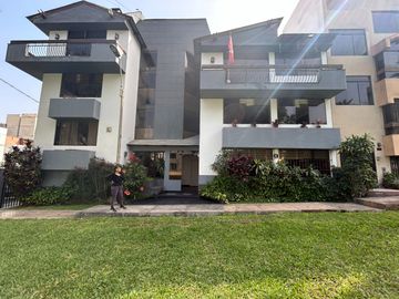 DEPARTAMENTO FTE A PARQUE- LOS ALAMOS DE MONTERRICO-CERCA UPC-ESAN-AV. PRIMAVERA