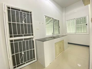 4 Bedroom House in Saraphi for Sale
