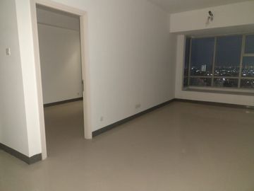 SEWA TAHUNAN MURAH POL BENSON TOWER 1BR UNFURNISHED