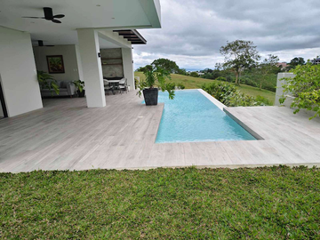 🌟 FOR SALE: Three-Storey House with Infinity Pool in Ayala Westgrove Heights, Silang, Cavite 🌟