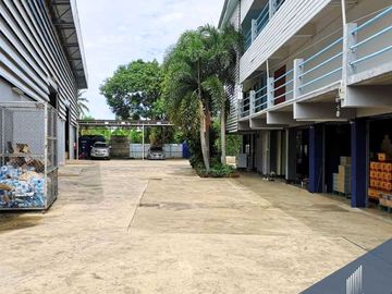 Showroom for sale on the main road, land size 1-2-38.00 rai, Wang Thong, Phitsanulok.