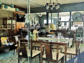 Showroom for sale on the main road, land size 1-2-38.00 rai, Wang Thong, Phitsanulok.