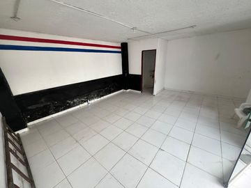 VENDO HERMOSA AMPLIA PROPIEDAD DE DOS PISOS CON LOCALES COMERCIALES  EN LOS CEDROS SOLEDAD
