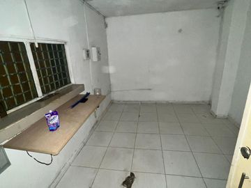 VENDO HERMOSA AMPLIA PROPIEDAD DE DOS PISOS CON LOCALES COMERCIALES  EN LOS CEDROS SOLEDAD