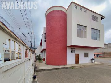 SALONES DE EVENTOS, PARQUEADEROS, LOCALES COMERCIALES EN VENTA EN EL CENTRO DE IBARRA