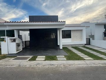 OPORTUNIDAD Casa en Lomas de Cocoyoc a estrenar