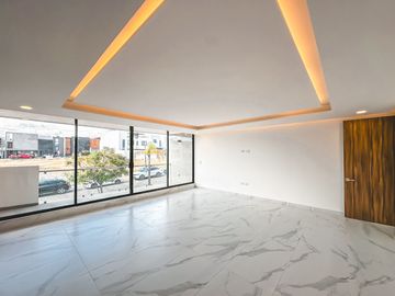CASA EN VENTA EN LOMAS DE ANGELÓPOLIS II. PARQUE BRUSELAS.