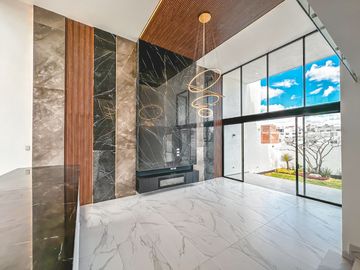 CASA EN VENTA EN LOMAS DE ANGELÓPOLIS II. PARQUE BRUSELAS.