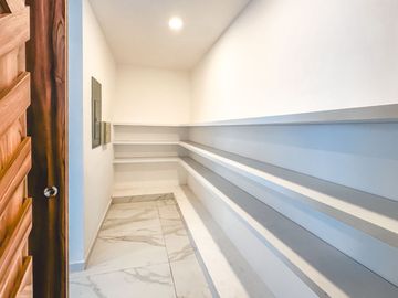CASA EN VENTA EN LOMAS DE ANGELÓPOLIS II. PARQUE BRUSELAS.