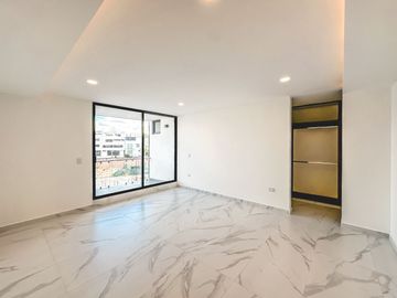CASA EN VENTA EN LOMAS DE ANGELÓPOLIS II. PARQUE BRUSELAS.