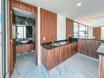 CASA EN VENTA EN LOMAS DE ANGELÓPOLIS II. PARQUE BRUSELAS.
