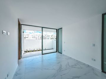 CASA EN VENTA EN LOMAS DE ANGELÓPOLIS II. PARQUE BRUSELAS.