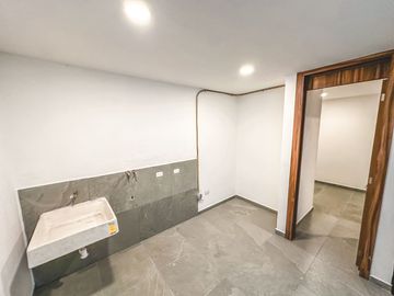 CASA EN VENTA EN LOMAS DE ANGELÓPOLIS II. PARQUE BRUSELAS.