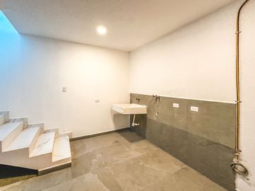 CASA EN VENTA EN LOMAS DE ANGELÓPOLIS II. PARQUE BRUSELAS.