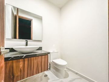 CASA EN VENTA EN LOMAS DE ANGELÓPOLIS II. PARQUE BRUSELAS.