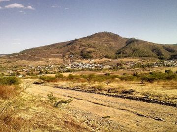 TERRENO ESCRITURADO DE 200M2. Salida de Morelia a mil Cumbres