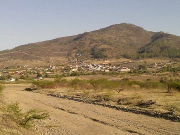 TERRENO ESCRITURADO DE 200M2. Salida de Morelia a mil Cumbres