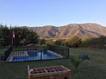 Invierte en felicidad: Venta de parcela en Los Manantiales de Melipilla  con piscina lista para disfrutar en familia.