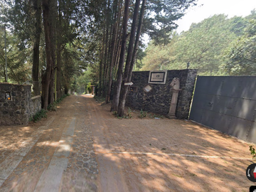 Casa ubicada en Pueblo 3 Marías, Huitzialac Morelos, con 4 recamaras y 870m2, A unos minutos de parque los columpios.