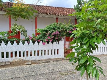 VENDO CASA COLONIAL SANTA FE DE ANTIOQUIA