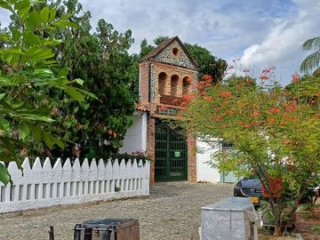 VENDO CASA COLONIAL SANTA FE DE ANTIOQUIA