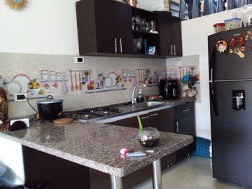 VENDO CASA BIFAMILIAR EN VILLACOLOMBIA CALI