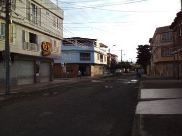 VENDO CASA BIFAMILIAR EN VILLACOLOMBIA CALI