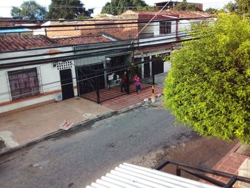 VENDO CASA BIFAMILIAR EN VILLACOLOMBIA CALI
