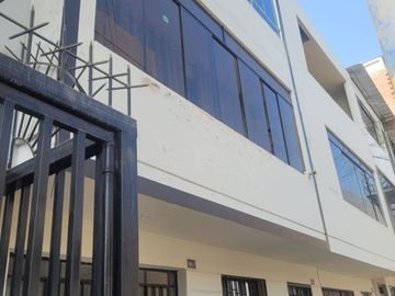 Casa en venta en S.J.L -  Las Flores