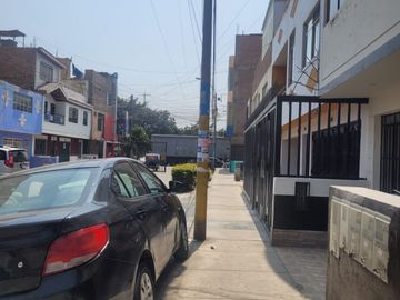 Casa en venta en S.J.L -  Las Flores
