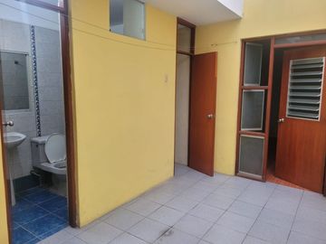 Casa en venta en S.J.L -  Las Flores